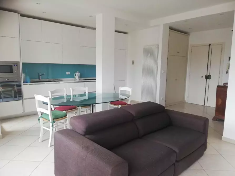 Immagine 8 di Appartamento in vendita  a Viareggio
