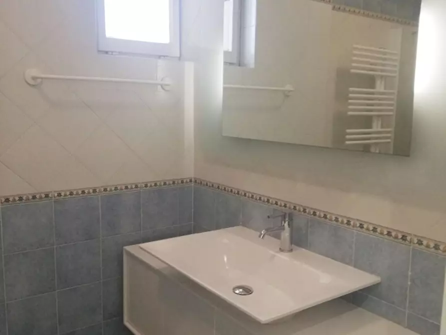 Immagine 14 di Appartamento in vendita  a Viareggio