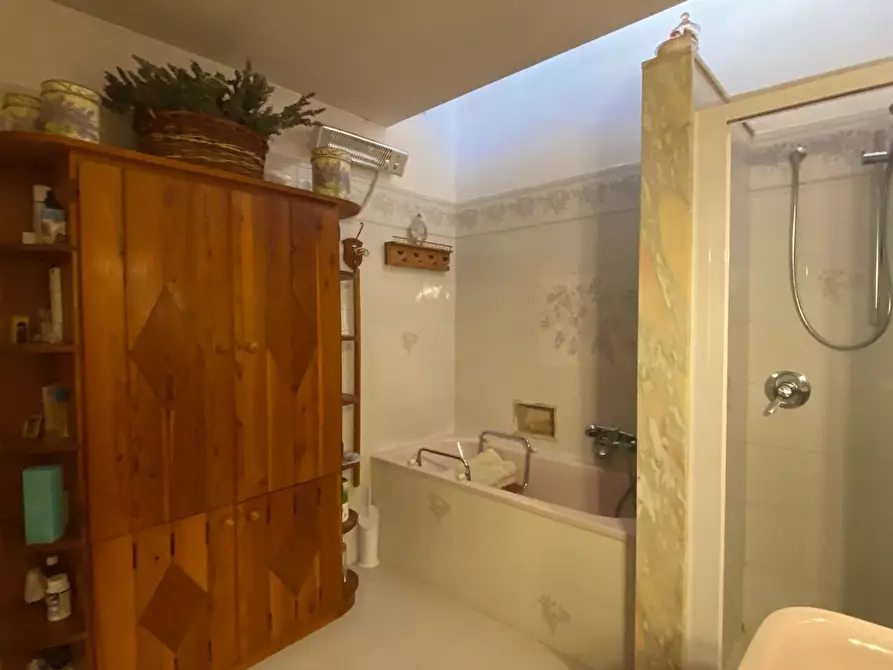 Immagine 31 di Porzione di casa in vendita  a Lastra A Signa