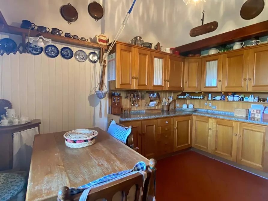 Immagine 15 di Porzione di casa in vendita  a Lastra A Signa