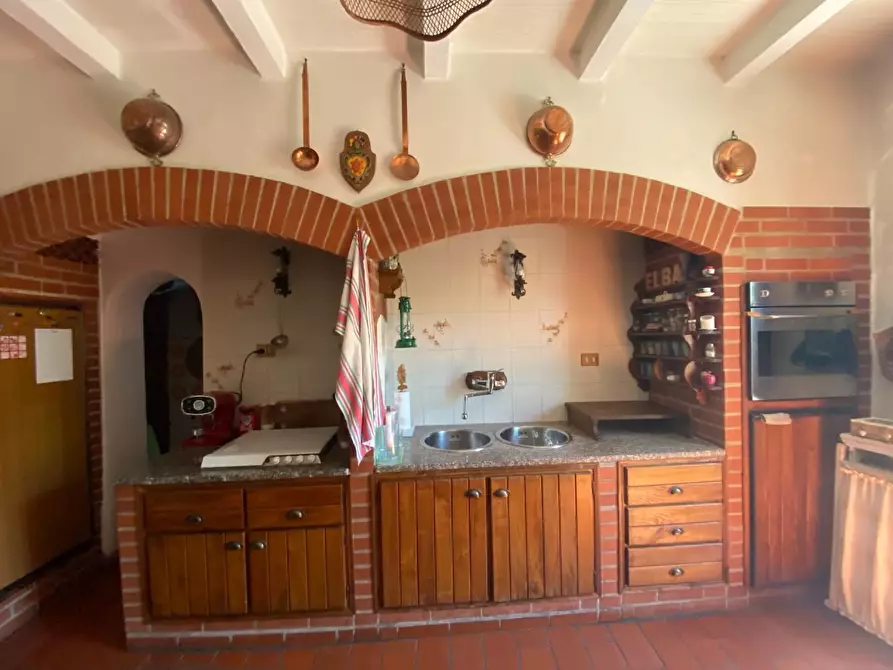 Immagine 1 di Porzione di casa in vendita  a Lastra A Signa