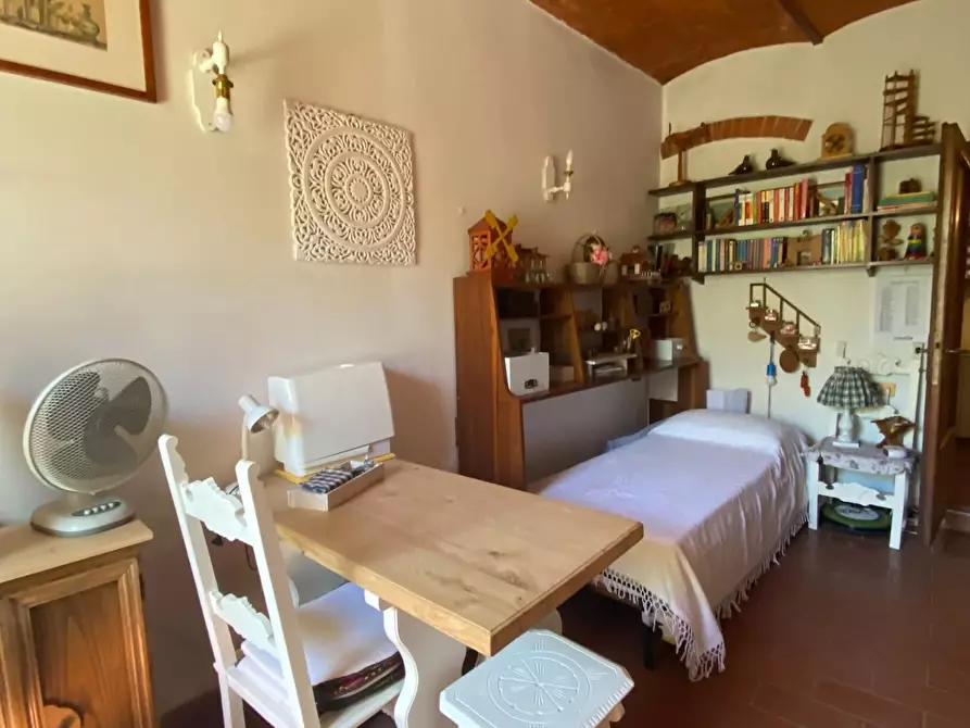 Immagine 41 di Porzione di casa in vendita  a Lastra A Signa