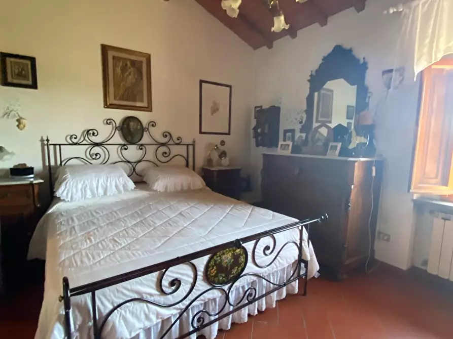 Immagine 25 di Porzione di casa in vendita  a Lastra A Signa