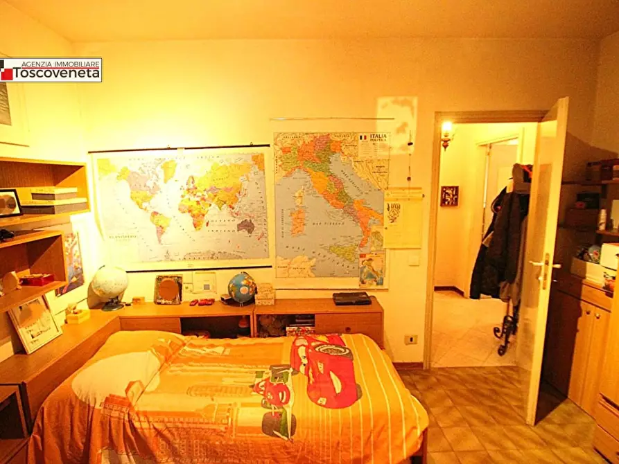 Immagine 16 di Appartamento in vendita  a Lucca