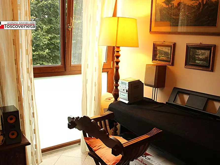 Immagine 8 di Appartamento in vendita  a Lucca