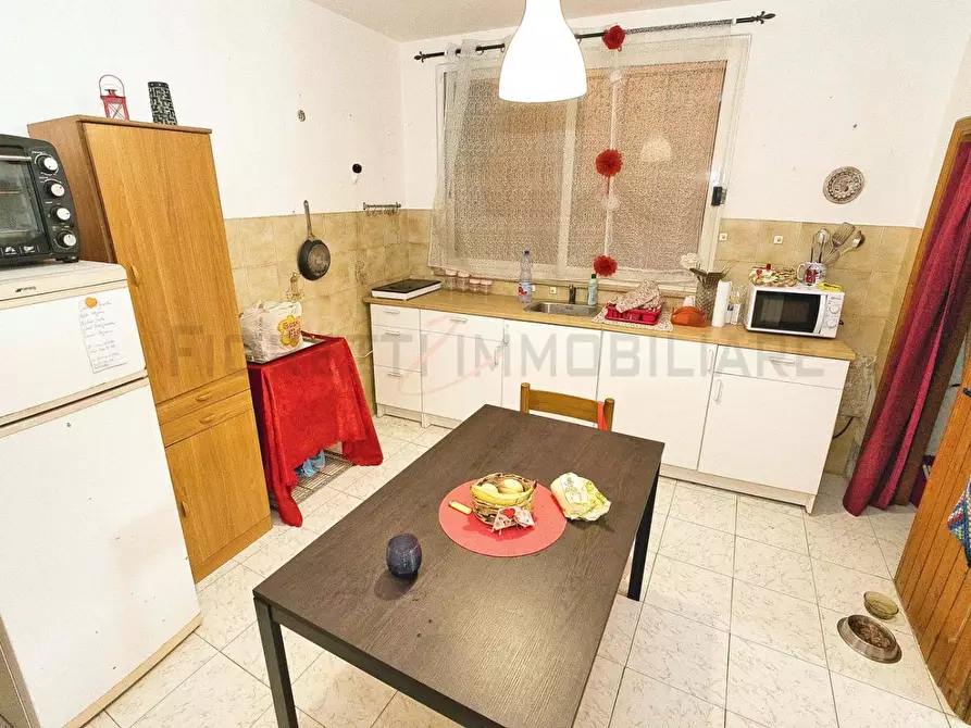 Immagine 7 di Appartamento in vendita  a Suvereto