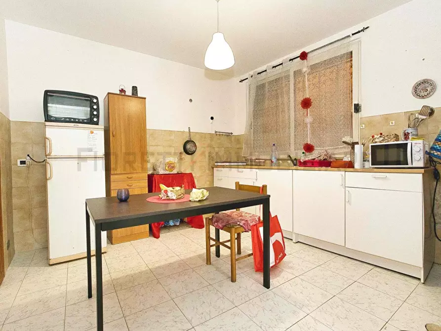 Immagine 1 di Appartamento in vendita  a Suvereto