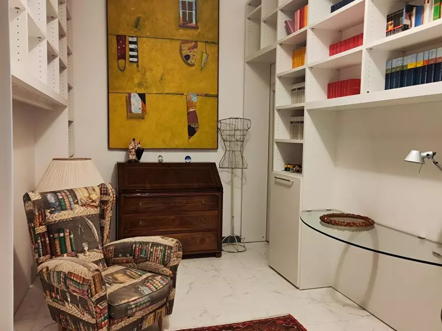 Immagine 13 di Appartamento in affitto  a Carrara