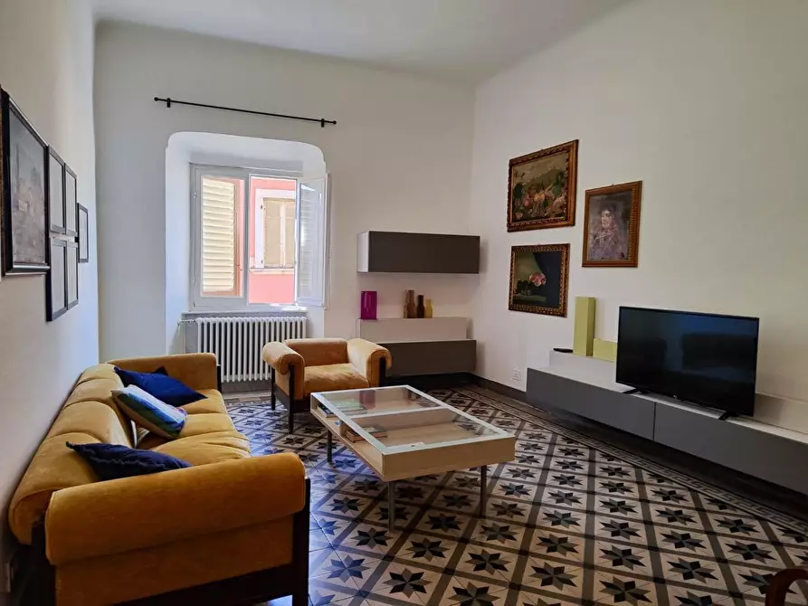 Immagine 1 di Appartamento in affitto  a Carrara
