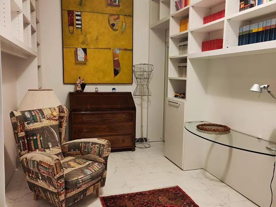 Immagine 14 di Appartamento in affitto  a Carrara