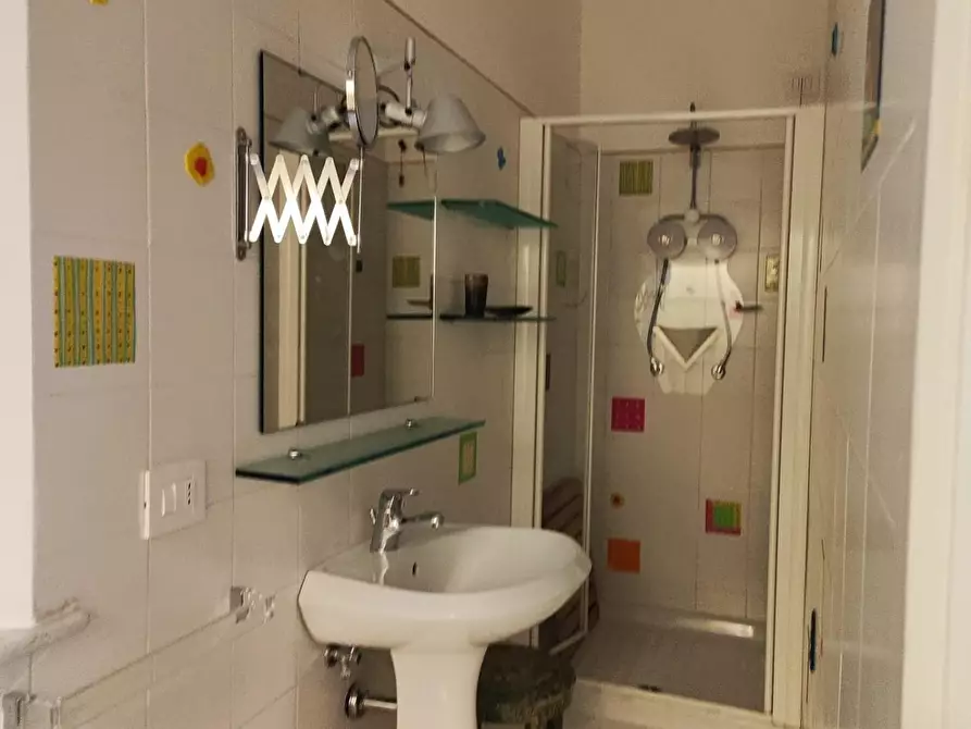 Immagine 8 di Appartamento in affitto  a Carrara