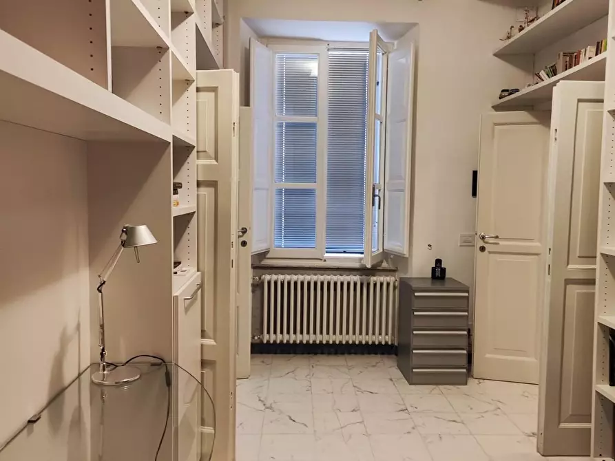 Immagine 12 di Appartamento in affitto  a Carrara