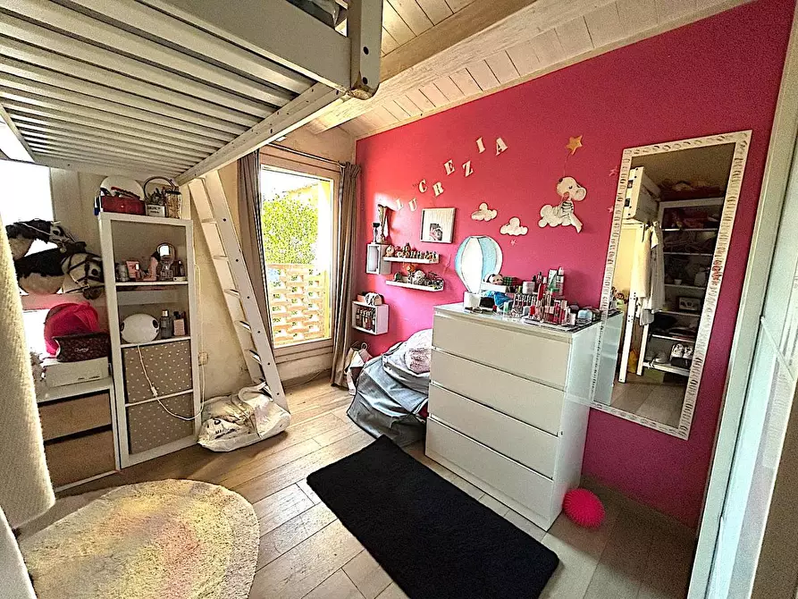 Immagine 19 di Casa colonica in vendita  a Vinci