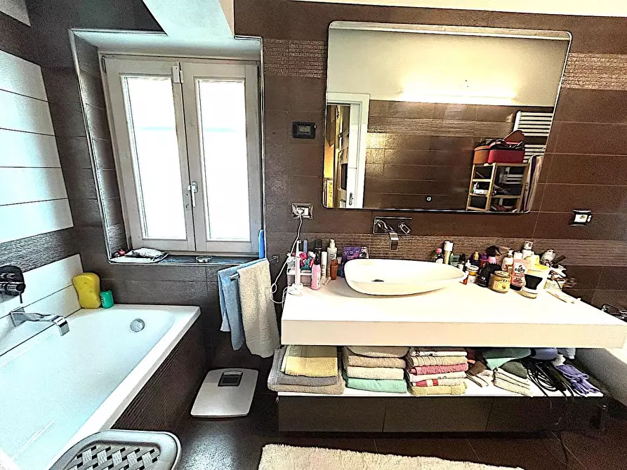 Immagine 17 di Casa colonica in vendita  a Vinci