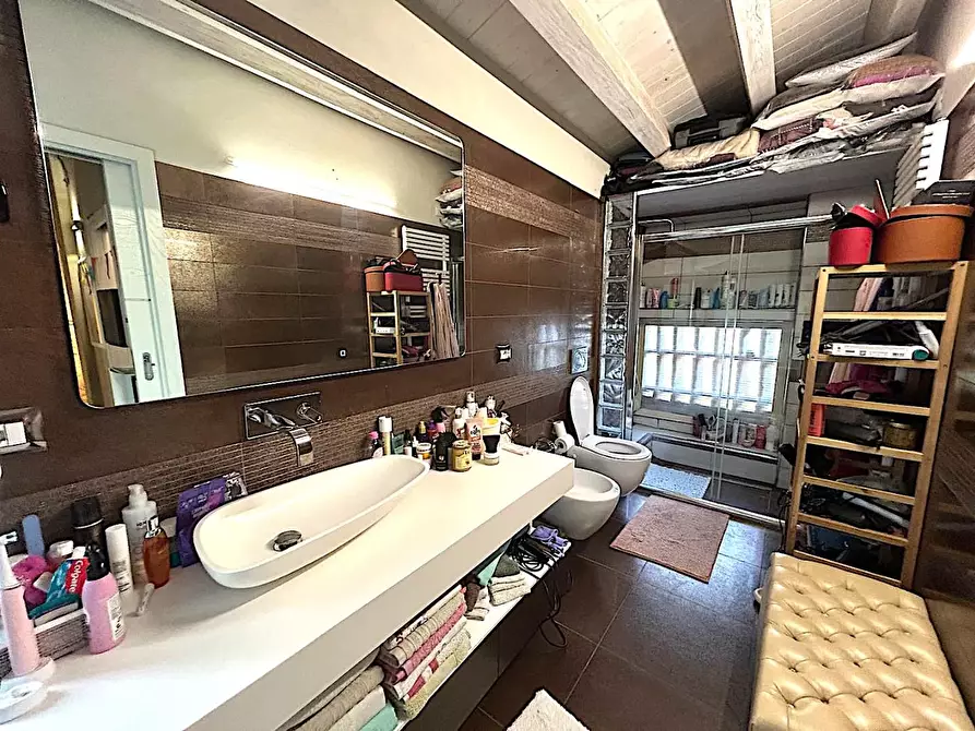 Immagine 16 di Casa colonica in vendita  a Vinci