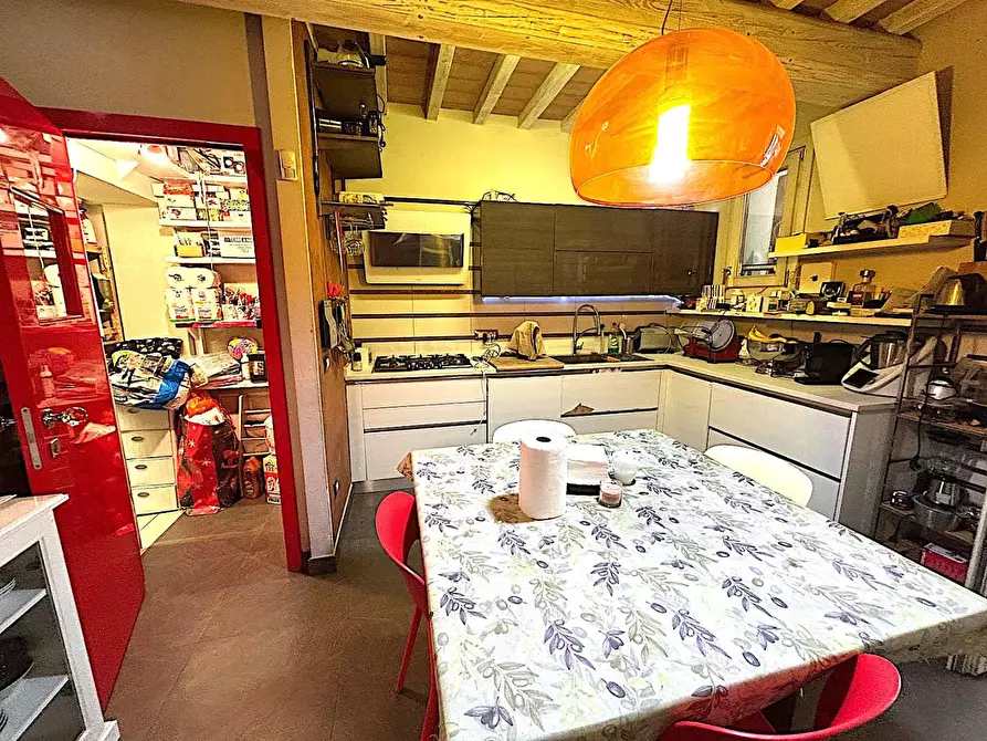 Immagine 9 di Casa colonica in vendita  a Vinci