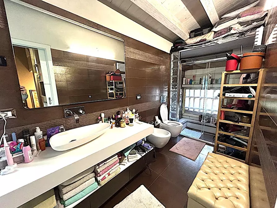 Immagine 18 di Casa colonica in vendita  a Vinci