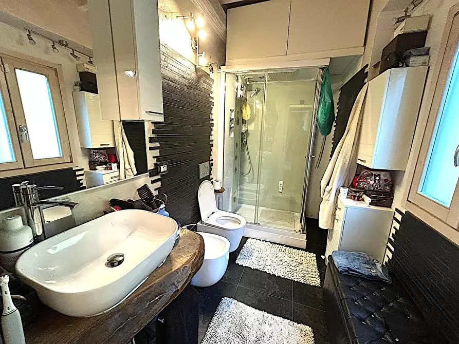 Immagine 11 di Casa colonica in vendita  a Vinci