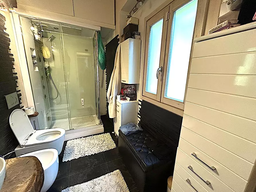 Immagine 21 di Casa colonica in vendita  a Vinci