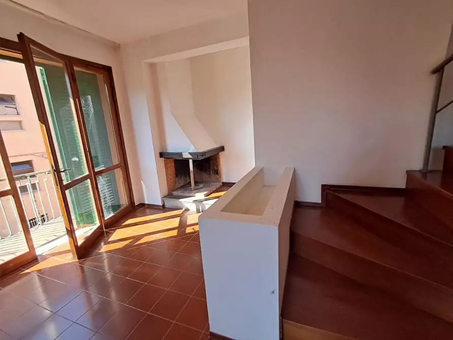 Immagine 21 di Mansarda in vendita  a Ponsacco