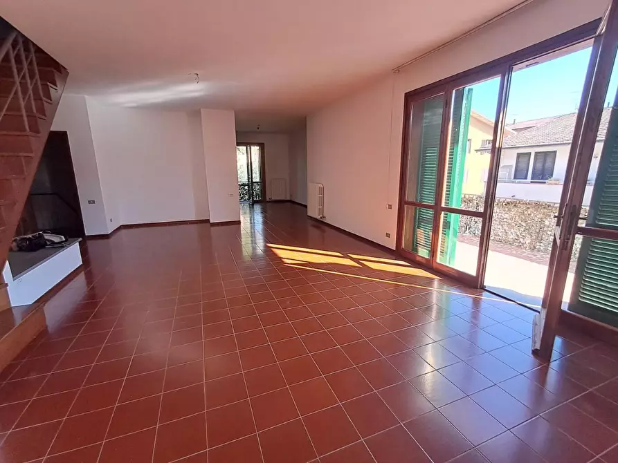 Immagine 11 di Mansarda in vendita  a Ponsacco