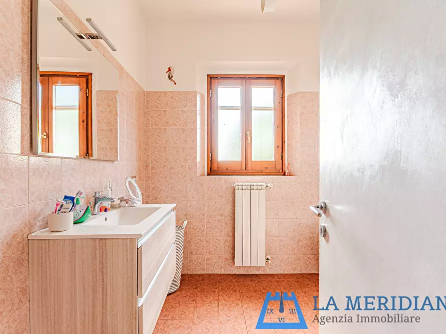 Immagine 17 di Casa indipendente in vendita  a Lamporecchio