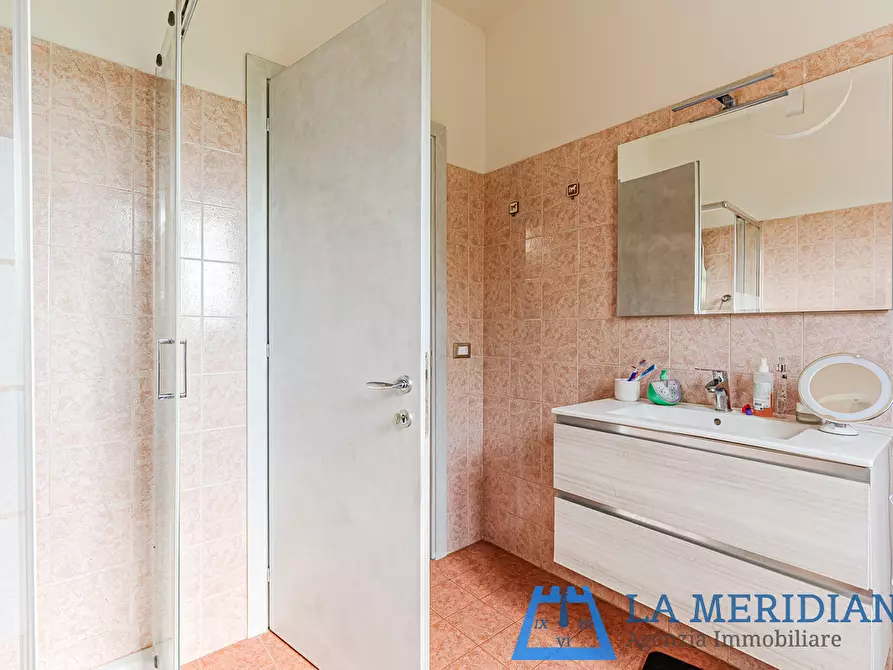 Immagine 18 di Casa indipendente in vendita  a Lamporecchio