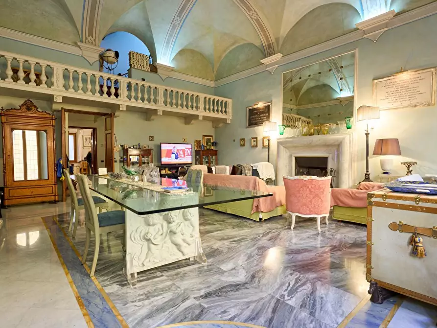 Immagine 1 di Immobile di prestigio in vendita  a Empoli