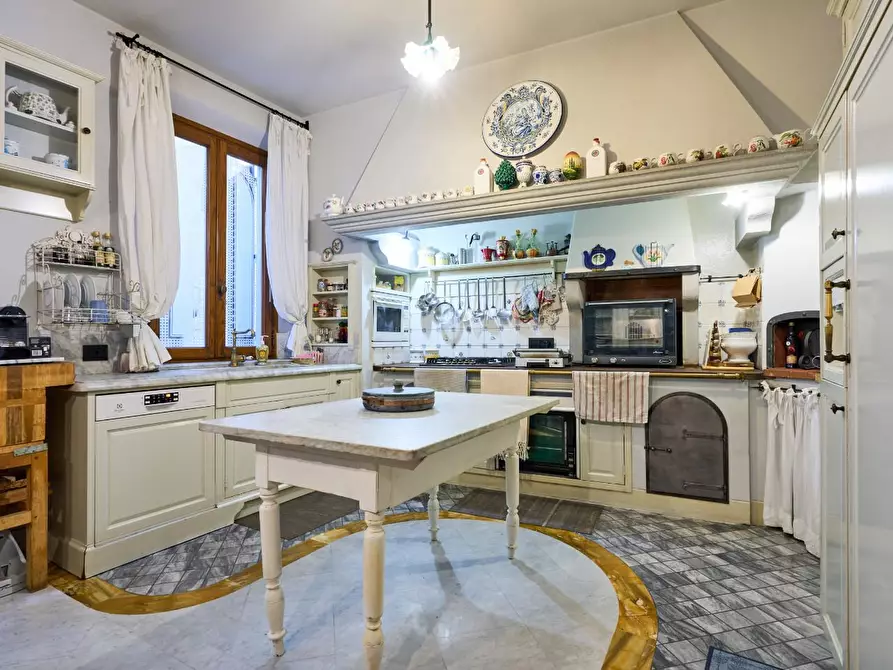 Immagine 6 di Immobile di prestigio in vendita  a Empoli
