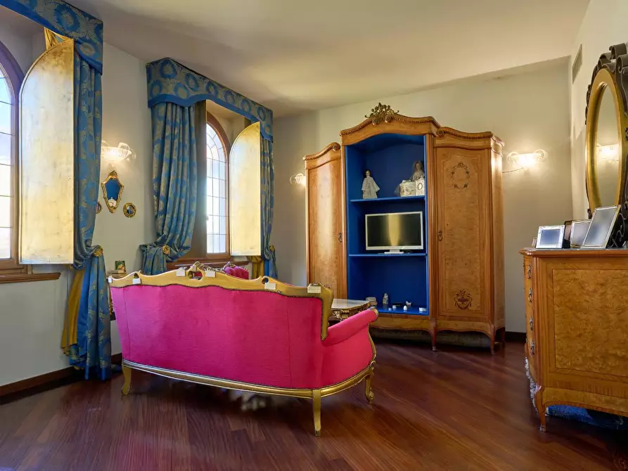 Immagine 21 di Immobile di prestigio in vendita  a Empoli