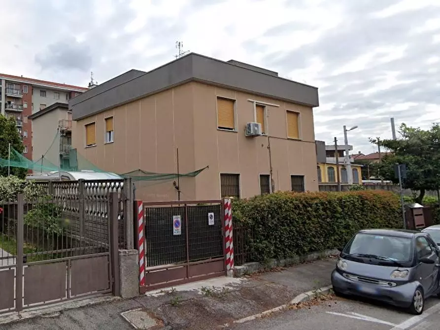 Immagine 2 di Appartamento in vendita  a Varedo