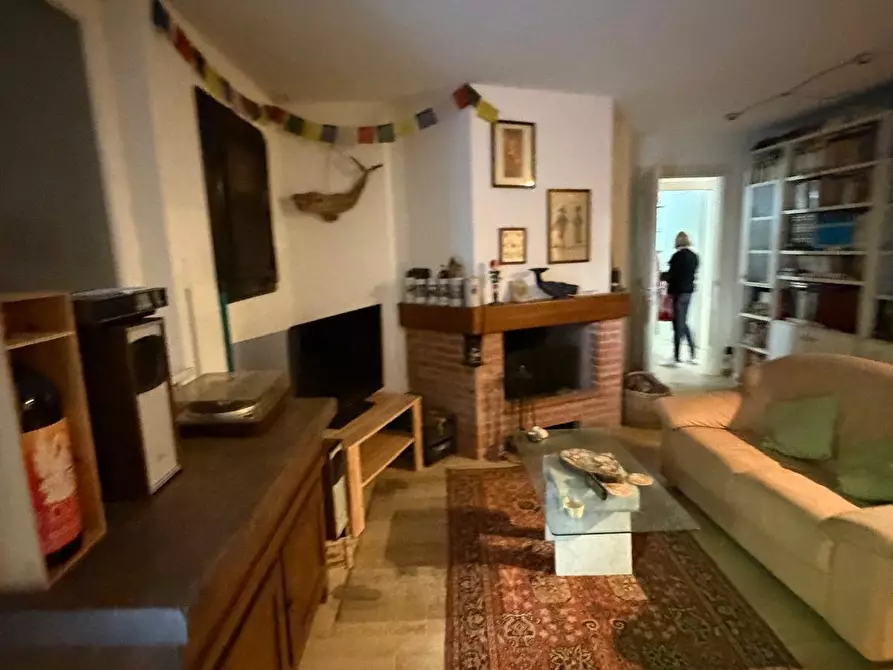 Immagine 3 di Villa in vendita  a Castelnuovo Magra