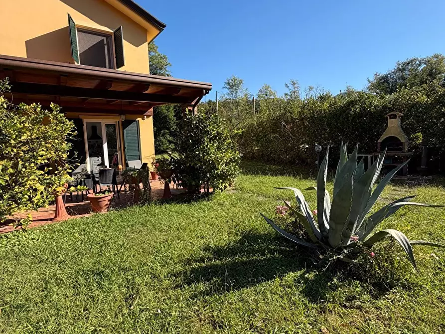 Immagine 20 di Villa in vendita  a Castelnuovo Magra