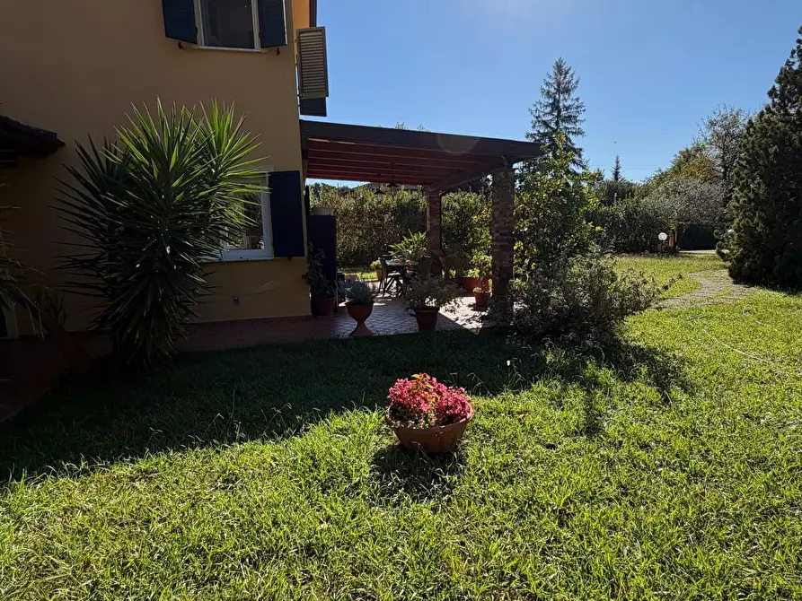 Immagine 23 di Villa in vendita  a Castelnuovo Magra