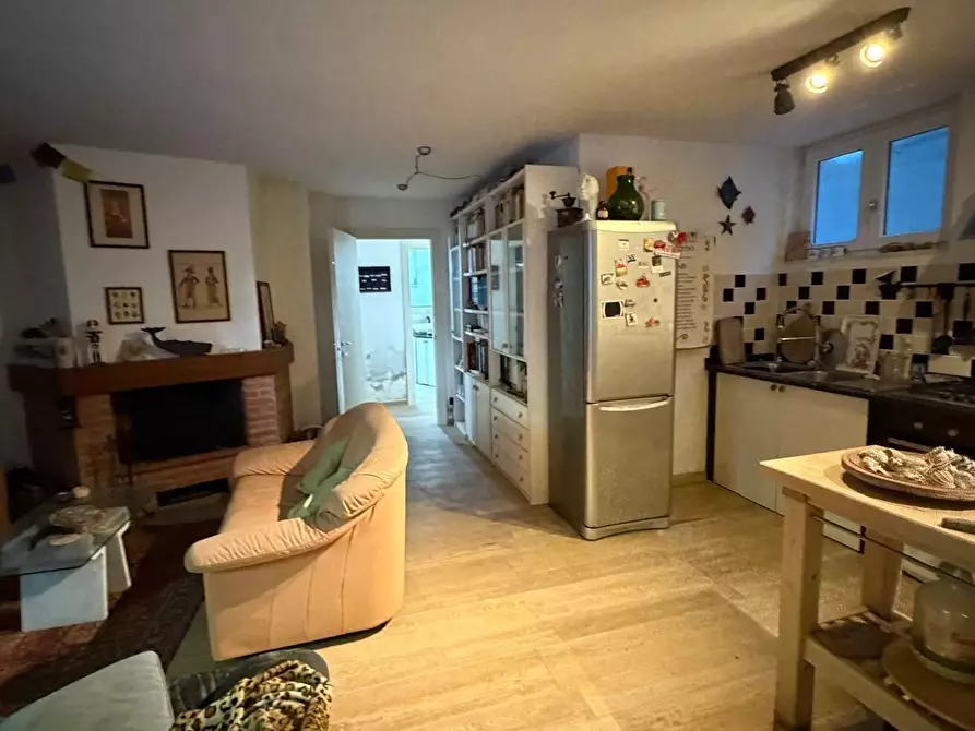 Immagine 15 di Villa in vendita  a Castelnuovo Magra