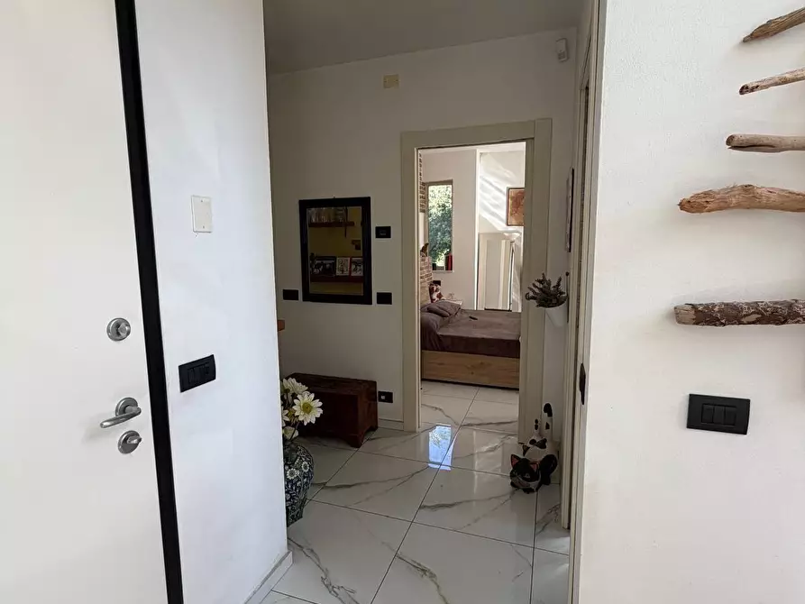 Immagine 6 di Villa in vendita  a Castelnuovo Magra