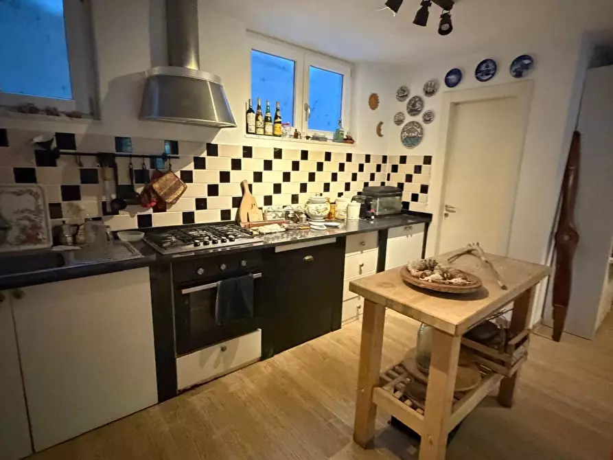 Immagine 14 di Villa in vendita  a Castelnuovo Magra