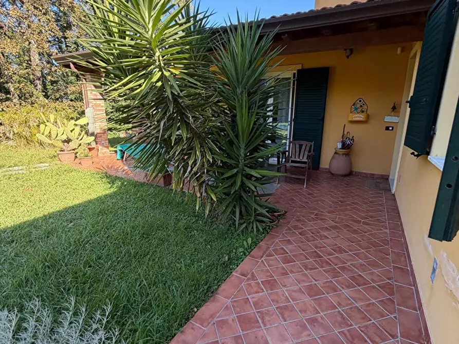 Immagine 22 di Villa in vendita  a Castelnuovo Magra