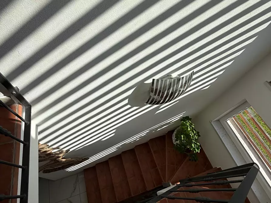 Immagine 7 di Villa in vendita  a Castelnuovo Magra