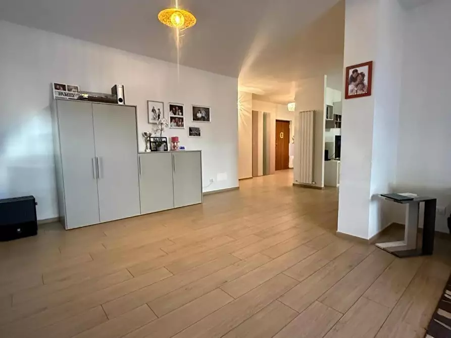 Immagine 13 di Appartamento in vendita  a Massa