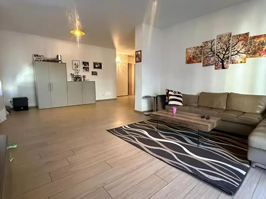 Immagine 12 di Appartamento in vendita  a Massa