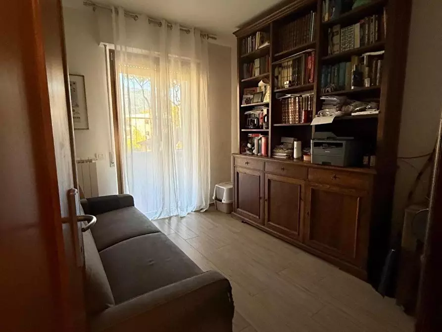 Immagine 4 di Appartamento in vendita  a Massa