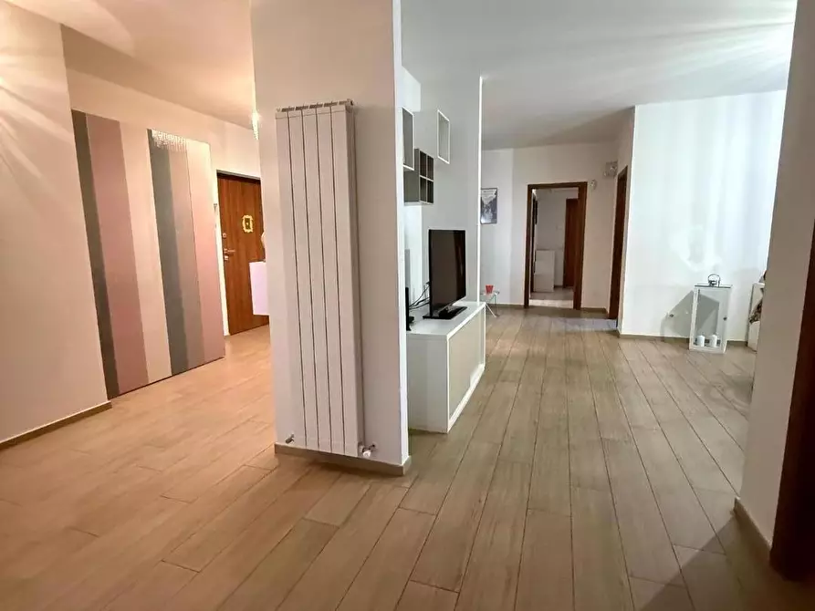 Immagine 16 di Appartamento in vendita  a Massa