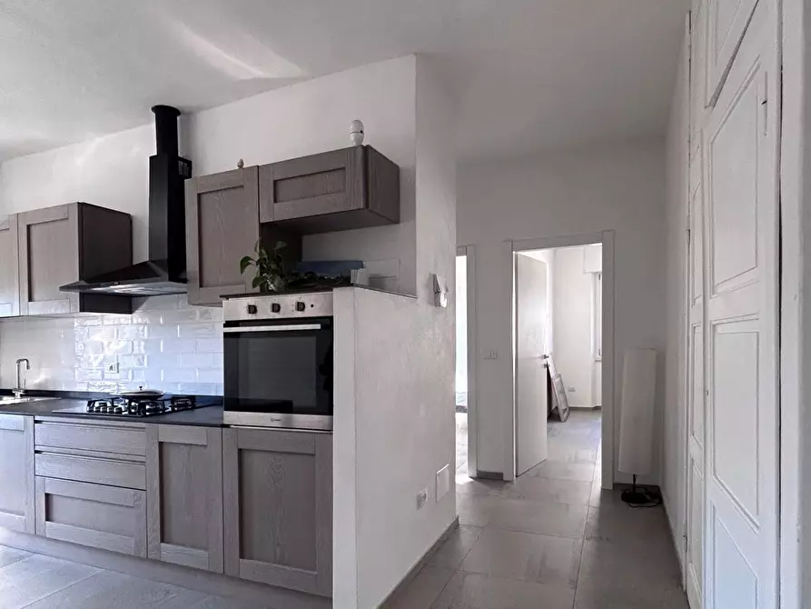 Immagine 11 di Appartamento in vendita  a Livorno