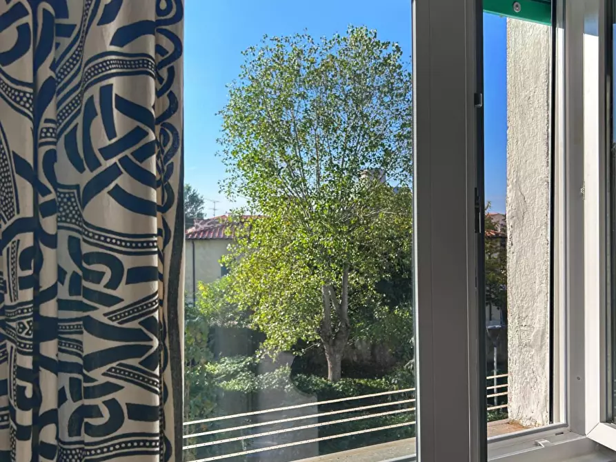 Immagine 6 di Appartamento in vendita  a Livorno