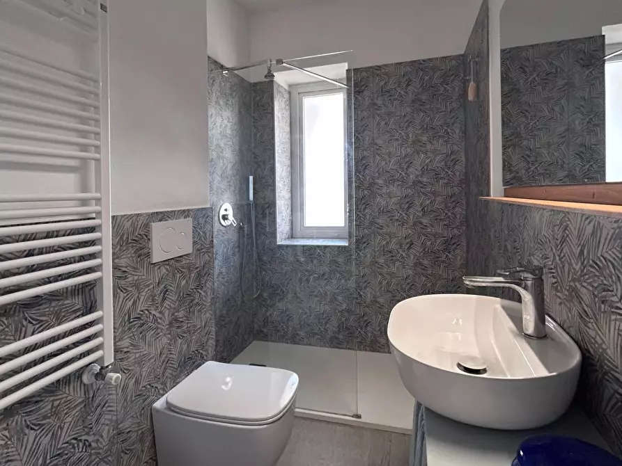 Immagine 16 di Appartamento in vendita  a Livorno