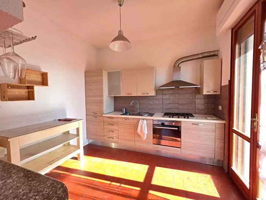 Immagine 10 di Appartamento in vendita  a Santa Maria A Monte