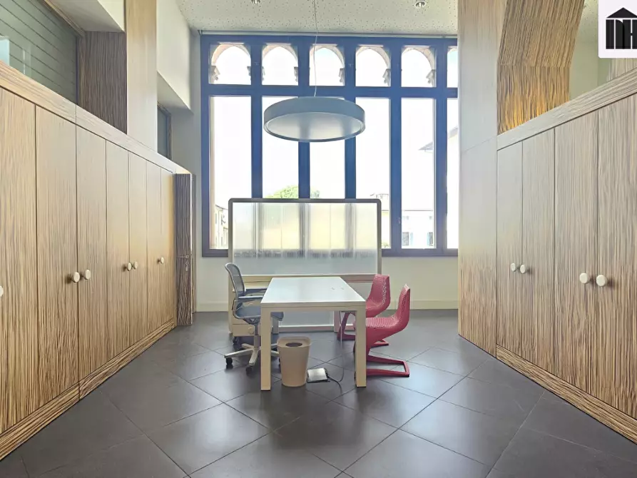 Immagine 16 di Ufficio in vendita  a Santa Croce Sull'arno