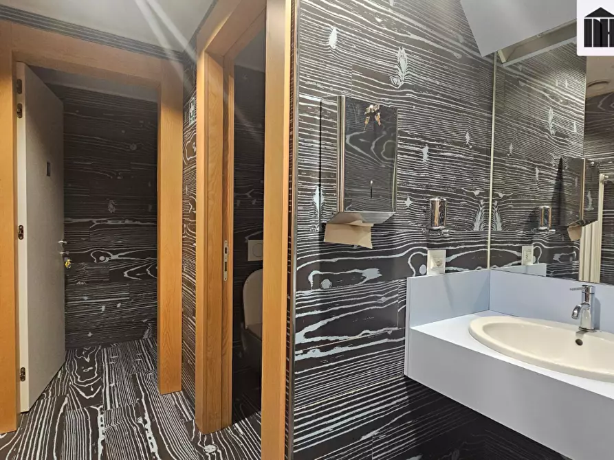 Immagine 19 di Ufficio in vendita  a Santa Croce Sull'arno