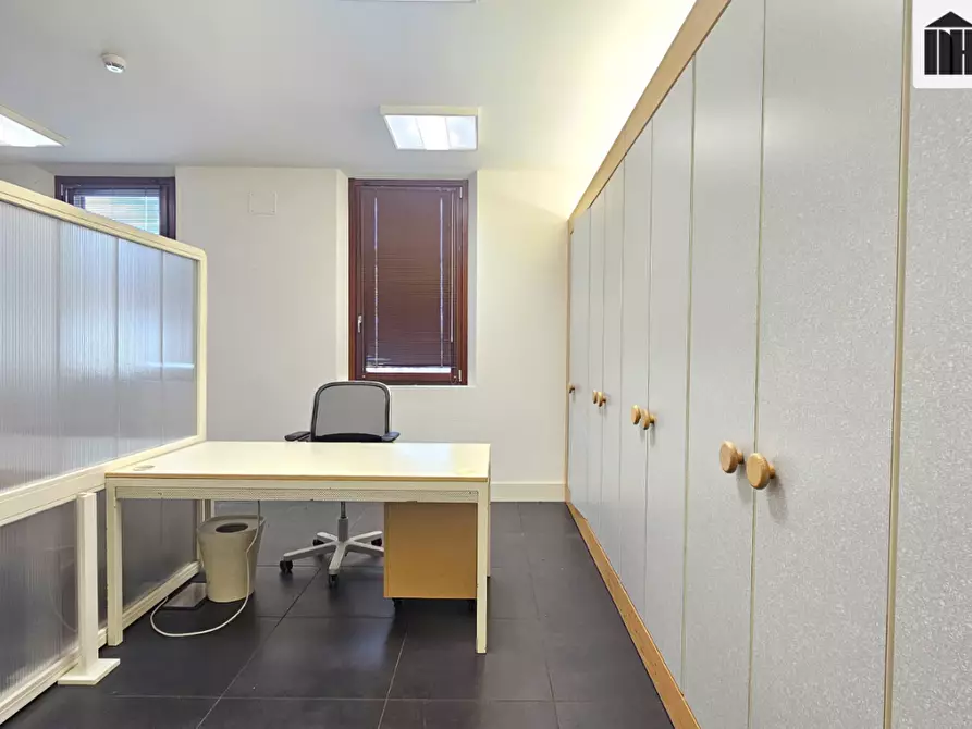 Immagine 25 di Ufficio in vendita  a Santa Croce Sull'arno